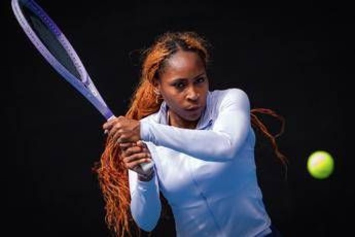 Gauff, debutto ok agli Australian Open e capelli rossi in 'omaggio' a Sinner Gauff, debutto ok agli Australian Open e capelli rossi in 'omaggio' a Sinner