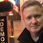 Kevin Bleyer, lo sceneggiatore di 'The Daily Show' morto a 54 anni in un incidente stradale Kevin Bleyer, lo sceneggiatore di 'The Daily Show' morto a 54 anni in un incidente stradale