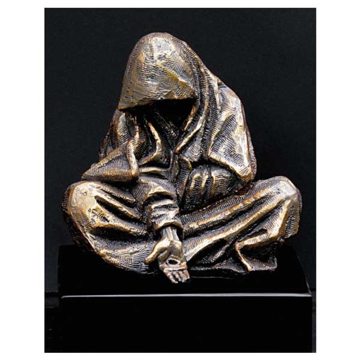 Giornata mondiale dei poveri, benedizione del vescovo Tasca della nuova statua in piazza della Nunziata Giornata mondiale dei poveri, benedizione del vescovo Tasca della nuova statua in piazza della Nunziata