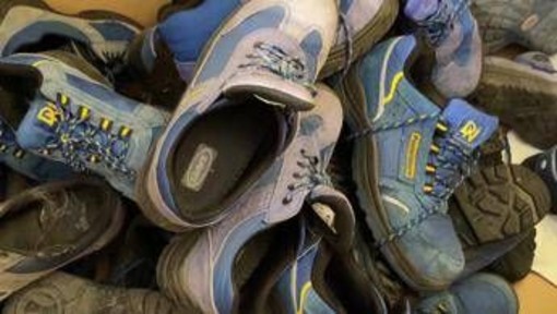 Poste, da scarpe portalettere a pavimenti antitrauma per bambini, 'scarpa vecchia fa buon gioco' diventa realtà Poste, da scarpe portalettere a pavimenti antitrauma per bambini, 'scarpa vecchia fa buon gioco' diventa realtà