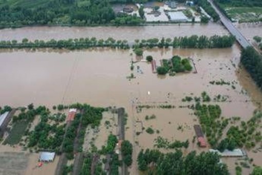 Cina, piogge e inondazioni nella regione di Pechino: 34 morti e 80mila evacuati Cina, piogge e inondazioni nella regione di Pechino: 34 morti e 80mila evacuati