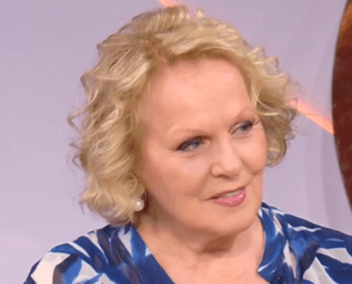 Katia Ricciarelli ricorda Pippo Baudo: "Tra noi non ha funzionato perché c'erano silenzi infiniti" Katia Ricciarelli ricorda Pippo Baudo: "Tra noi non ha funzionato perché c'erano silenzi infiniti"