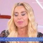 Valeria Marini in lacrime a La volta buona: "Frassica mi ha offesa". Ed esce dallo studio Valeria Marini in lacrime a La volta buona: "Frassica mi ha offesa". Ed esce dallo studio