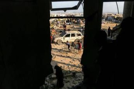 Gaza, "nuovi raid: dall'alba almeno 34 morti". Olanda vieta ingresso a ministri israeliani Gaza, "nuovi raid: dall'alba almeno 34 morti". Olanda vieta ingresso a ministri israeliani