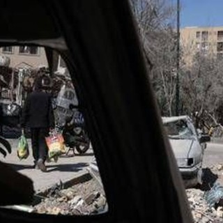 Iran, nuovi raid su Teheran. Israele attacca Beirut. Esplosioni a Tel Aviv - La diretta