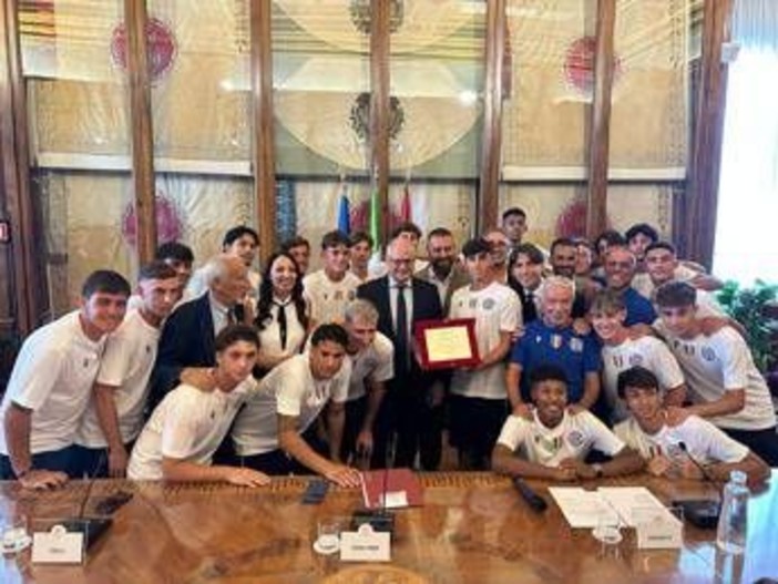 Ostiamare premiata in Campidoglio, De Rossi: "Stiamo facendo grandi cose" Ostiamare premiata in Campidoglio, De Rossi: "Stiamo facendo grandi cose"