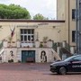 Prof accoltellata, indagini sul video dell’aggressione e su chi era in videochiamata Prof accoltellata, indagini sul video dell’aggressione e su chi era in videochiamata