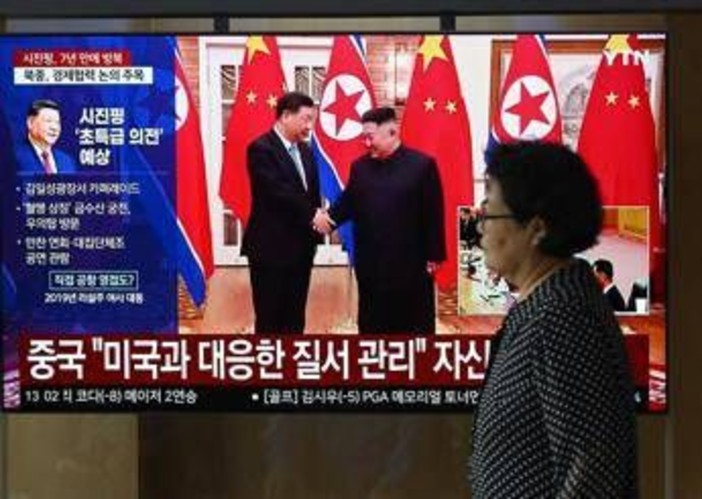 Xi Jinping in Corea del Nord, raro vertice con Kim Jong Un tra nucleare e sfida agli Usa Xi Jinping in Corea del Nord, raro vertice con Kim Jong Un tra nucleare e sfida agli Usa