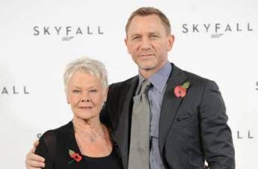 Una donna a capo degli 007, i film di James Bond l'avevano previsto con Judi Dench