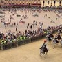 Palio Siena, il Nicchio torna a vincere dopo 28 anni: Tittia firma il cappotto personale