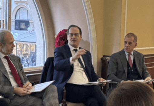 Imprese, Barbaresco (Mediobanca): "In Italia manca recupero produttività, cresce perché si lavora di più" Imprese, Barbaresco (Mediobanca): "In Italia manca recupero produttività, cresce perché si lavora di più"