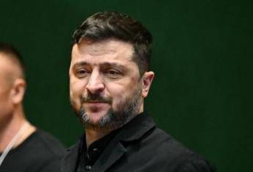 Ucraina, due morti per raid russi: Zelensky a Londra vede Macron, Merz e Starmer Ucraina, due morti per raid russi: Zelensky a Londra vede Macron, Merz e Starmer