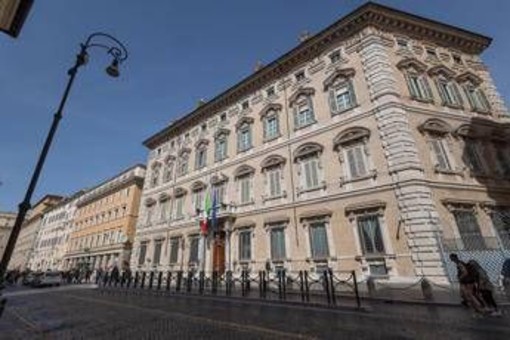 Accuse di violenza sessuale al Senato, la denuncia di un’imprenditrice: Pd e M5S chiedono chiarezza Accuse di violenza sessuale al Senato, la denuncia di un’imprenditrice: Pd e M5S chiedono chiarezza