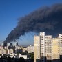 Ucraina, raid russo contro magazzino vicino a Kiev fa strage: almeno 27 morti