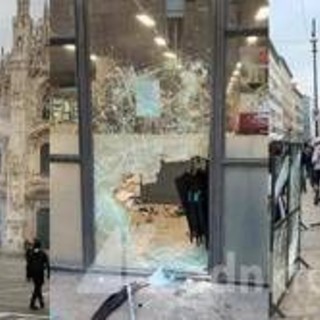 Milano, Confcommercio: "Danni già a un milione, un altro weekend come questo e diventa un milione ogni 2 giorni" Milano, Confcommercio: "Danni già a un milione, un altro weekend come questo e diventa un milione ogni 2 giorni"