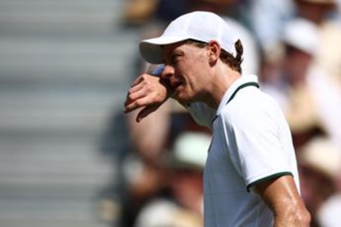 Sinner perde un set a Wimbledon e 'preoccupa': "Che gli succede?" Sinner perde un set a Wimbledon e 'preoccupa': "Che gli succede?"