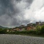 Maltempo al Nord, voli dirottati per forti temporali. Violento nubifragio a Como