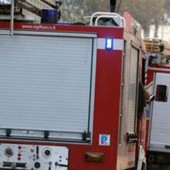 Vasto incendio a Piana del Sole, chiusa la Roma-Fiumicino