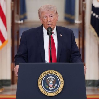 Trump “Dazi del 25% alle auto europee, Ue “Inaccettabile”