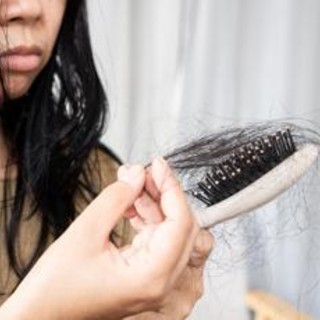 Con nuovi farmaci anti diabete e obesità più rischi di perdere i capelli, lo studio Con nuovi farmaci anti diabete e obesità più rischi di perdere i capelli, lo studio