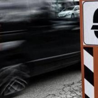 L'intelligenza artificiale cambia l'autovelox, riesce a vedere se l'automobilista usa il cellulare