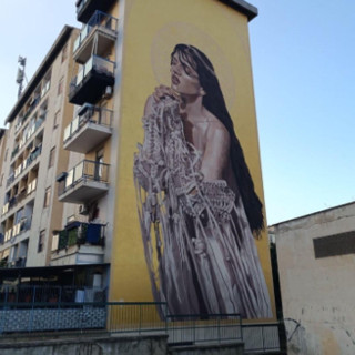 Rosalìa 'protagonista' a Palermo, spunta il murales nel cuore della città: l'omaggio Rosalìa 'protagonista' a Palermo, spunta il murales nel cuore della città: l'omaggio