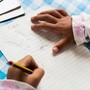 Lo studio che 'riabilita' la scrittura a mano: "Fa bene al cervello" Lo studio che 'riabilita' la scrittura a mano: "Fa bene al cervello"