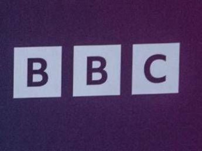 Terremoto alla Bbc, sotto accusa per discorso di Trump modificato: si dimettono direttore generale e ceo News Terremoto alla Bbc, sotto accusa per discorso di Trump modificato: si dimettono direttore generale e ceo News