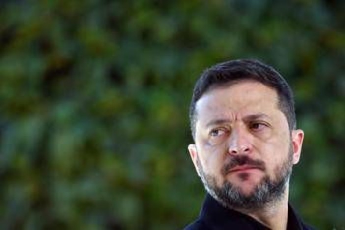 Ucraina, Zelensky: "A novembre trilaterale con Usa e Russia". Trump: "Presto la svolta"
