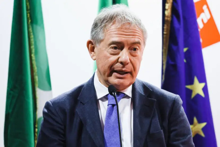 Iran, Urso “Al lavoro per pacchetto interventi di compensazione in Cdm” Iran, Urso “Al lavoro per pacchetto interventi di compensazione in Cdm”