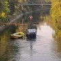 Tragedia a Senago, auto con 9 giovani a bordo finisce in un canale: tre morti Tragedia a Senago, auto con 9 giovani a bordo finisce in un canale: tre morti