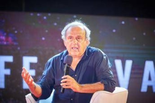 Paura Platini, ladri in casa e diversi trofei rubati Paura Platini, ladri in casa e diversi trofei rubati