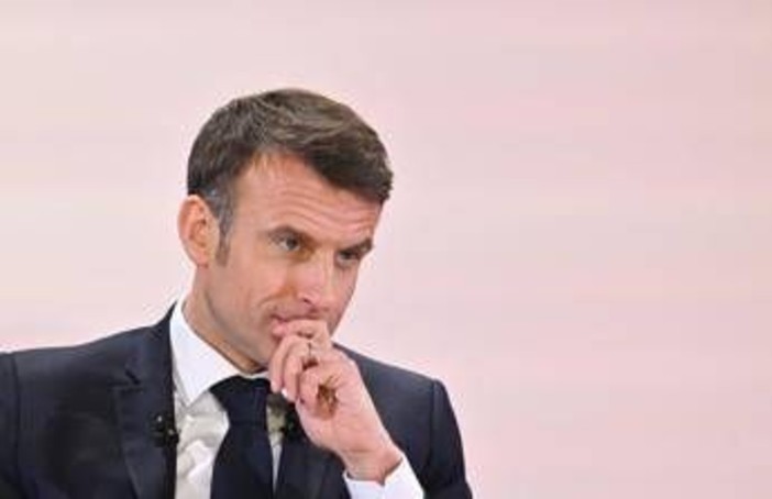 Macron, addio alla politica: "Lascio quando scade mandato da presidente"