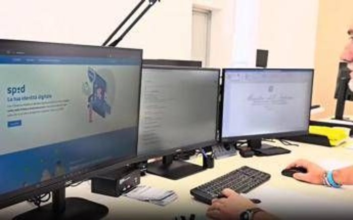 Bonus cultura con Spid irregolari, perquisizioni e sequestri in tutta Italia: denunciate 10 persone Bonus cultura con Spid irregolari, perquisizioni e sequestri in tutta Italia: denunciate 10 persone