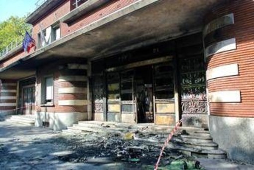 Francia, scuola ancora in tilt: 500 licei chiusi dopo protesta violenta