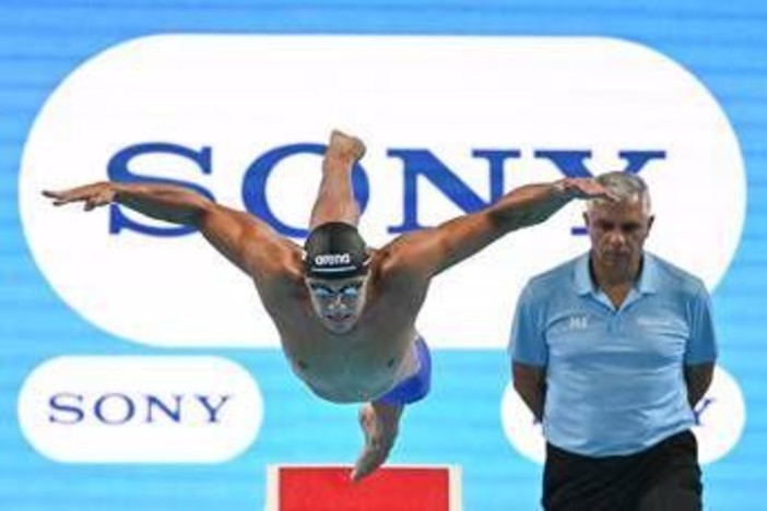 Mondiali nuoto, Martinenghi argento nei 100 rana. Bronzo per Ceccon nei 50 delfino Mondiali nuoto, Martinenghi argento nei 100 rana. Bronzo per Ceccon nei 50 delfino