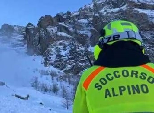Valanga su fuoripista sopra Courmayeur, sciatori coinvolti