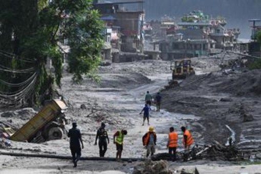 Alluvione in Nepal, 750 morti e oltre tremila dispersi nel fango: avanti i soccorsi