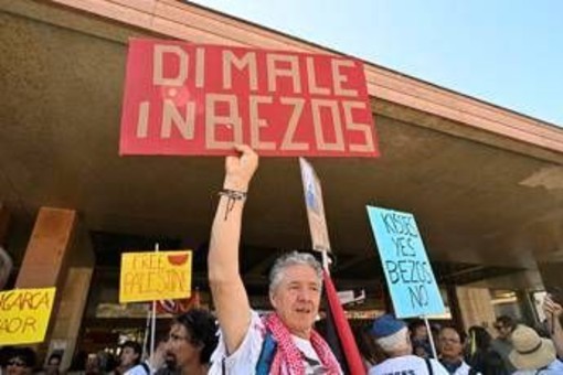 Matrimonio e proteste a Venezia, Jeff Bezos "amareggiato" Matrimonio e proteste a Venezia, Jeff Bezos "amareggiato"