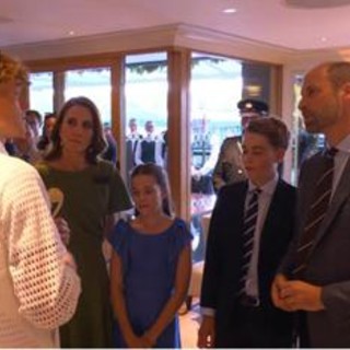Sinner, il Re di Wimbledon incontra la Royal Family: "Giocate a tennis?" Sinner, il Re di Wimbledon incontra la Royal Family: "Giocate a tennis?"