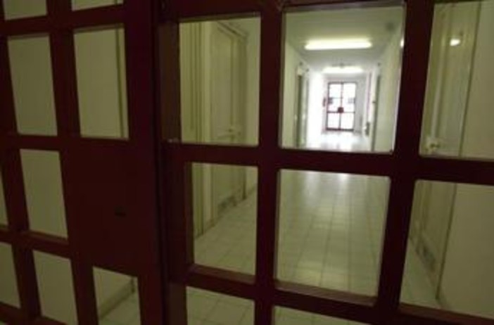 Incendi in stabilimenti Ostia, 24enne fermato resta in carcere