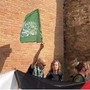 25 aprile, tentano di issare bandiera Hamas a porta San Paolo a Roma