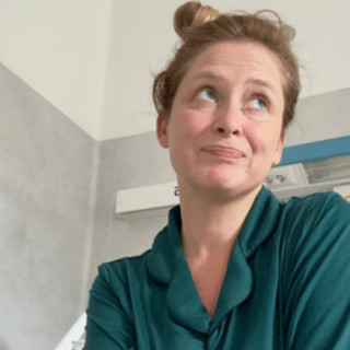 Alice Mangione ricoverata in ospedale, come sta la comica: "Pensavo fosse una cistite"
