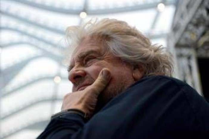 Beppe Grillo torna in campo? Dominio web 'Movimento zero stelle' già comprato da un professionista: "Ho fatto un investimento" Beppe Grillo torna in campo? Dominio web 'Movimento zero stelle' già comprato da un professionista: "Ho fatto un investimento"