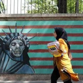 Iran-Usa, oggi colloqui in Oman. Washington allerta americani: "Via ora da Teheran"