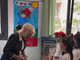 Camilla 'dona' Paddington agli studenti di Roma: chi è l'orsetto amato dai bimbi inglesi