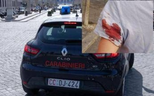 Spari con arma ad aria compressa in centro a Roma, la donna colpita: "Mi hanno detto che si ripetono da giorni" Spari con arma ad aria compressa in centro a Roma, la donna colpita: "Mi hanno detto che si ripetono da giorni"