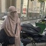 Sangiuliano posta foto di donna con niqab a Napoli: "Ecco pericolo islamizzazione" Sangiuliano posta foto di donna con niqab a Napoli: "Ecco pericolo islamizzazione"