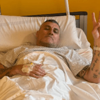 Bobo Vieri in ospedale, come sta dopo l'intervento al ginocchio