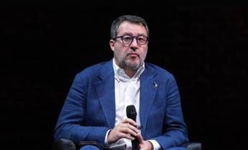 Salvini: "Stiamo lavorando per superare legge Fornero, in pensione a 64 anni" Salvini: "Stiamo lavorando per superare legge Fornero, in pensione a 64 anni"